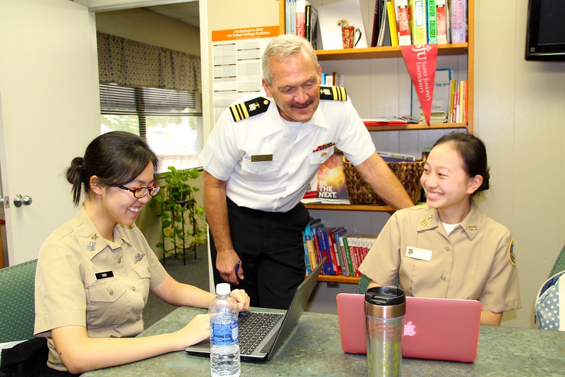 college-placement-guideance-i-Qgr9M2z-L