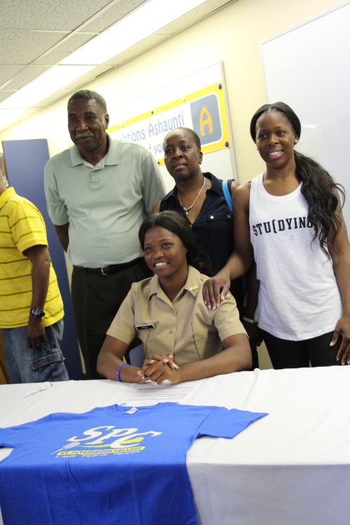 安娜斯塔莎·世界和她的家人