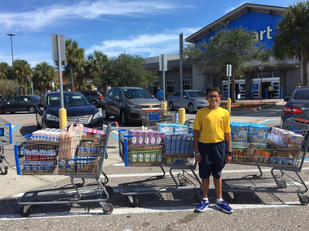 Cruz Helmstetter '25 raised $377 to purchase a total of 374 food items for a schoolwide food drive benefit在g the 圣彼得堡免费诊所.
