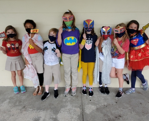 上周是法拉古特海军上将学院的精神周。 我们的低年级学生通过四个主题日的装扮展示了他们的精神。 上周是法拉古特海军上将学院的精神周。 我们的低年级学生通过四个主题日的装扮展示了他们的精神。