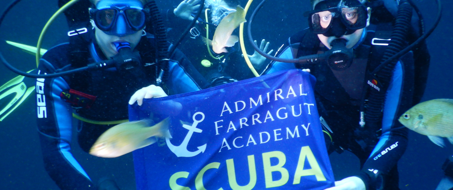 Admiral Farragut Academy's 潜水 classes and club spent the 2020-2021 school year under the waves. Admiral Farragut Academy's 潜水 classes and club spent the 2020-2021 school year under the waves.